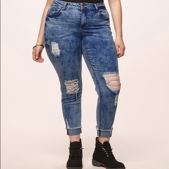 🚗👖🔥LORALETTE FRAYED CUFF DESTRUCTED CROP🔥👖🚗 - Picture 2 of 6